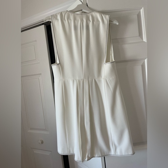 Zara Sleeveless Vest - Picture 2 of 3